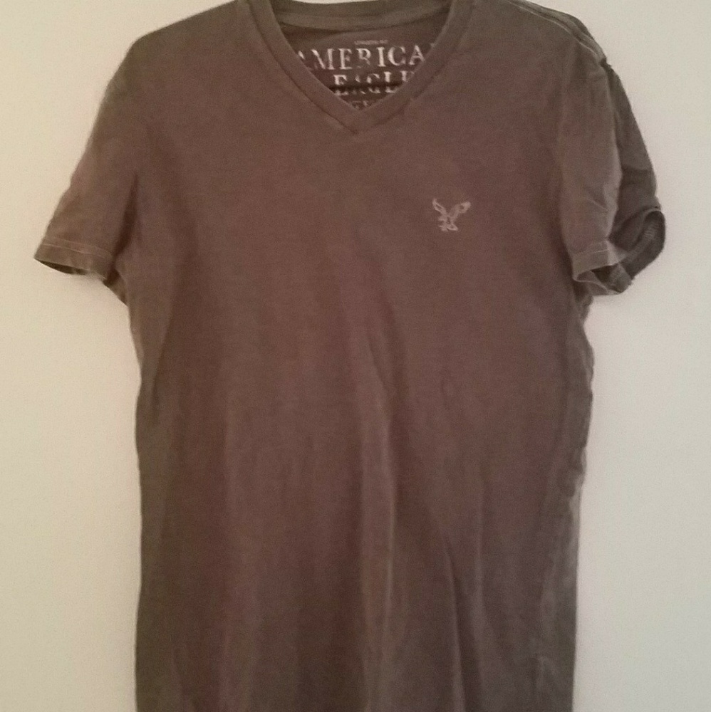 American Eagle tshirt